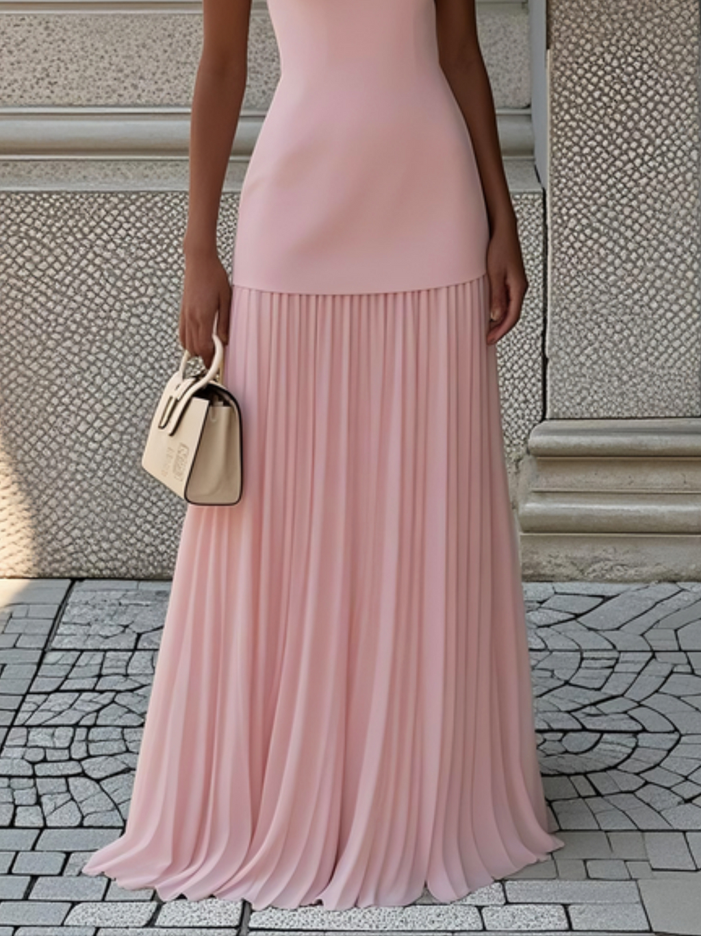 Robe longue plissée sans manches pour femme