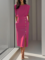 Robe midi unie décolleté rond et fente boutonnée pour femme