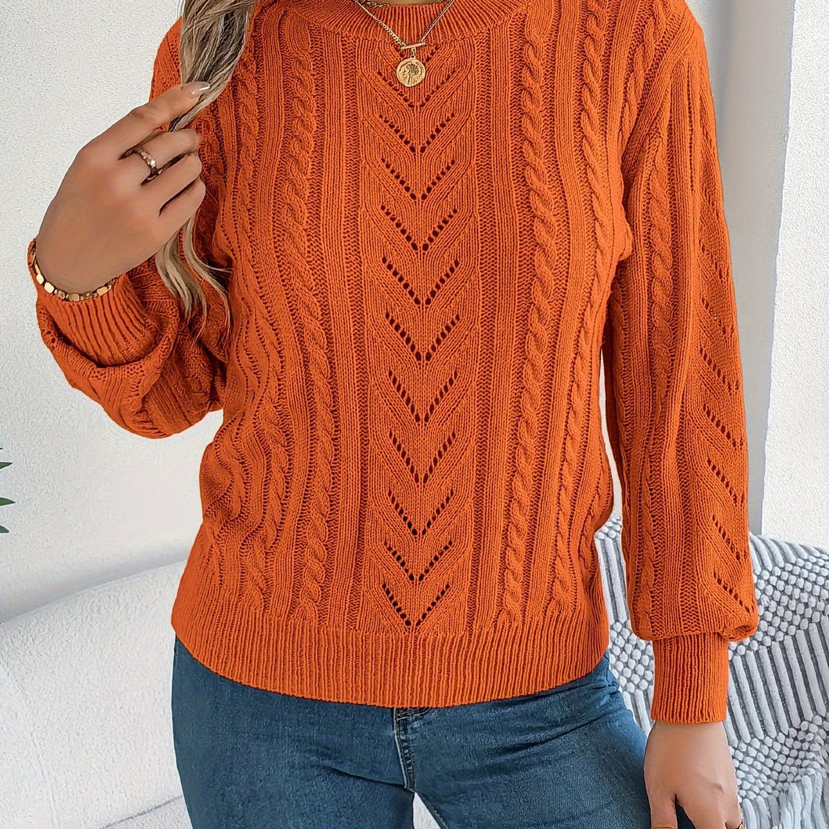 Pull en maille torsadée ajourée à col rond pour femme
