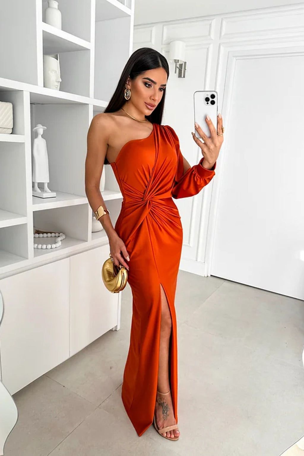 Women's midi dress with defined waist and sleeveless design
