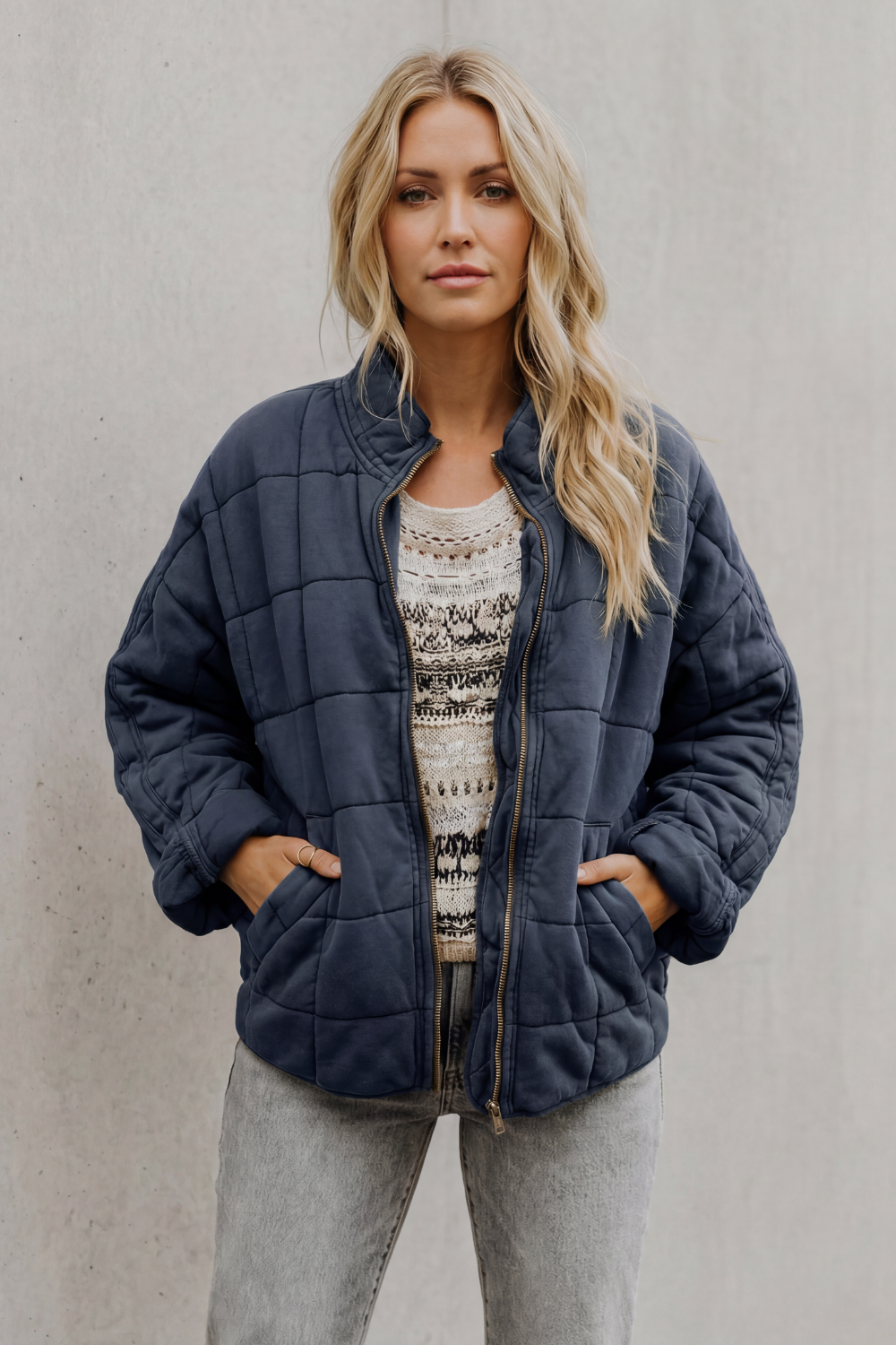 Veste matelassée molletonnée à col haut et zip pour femme