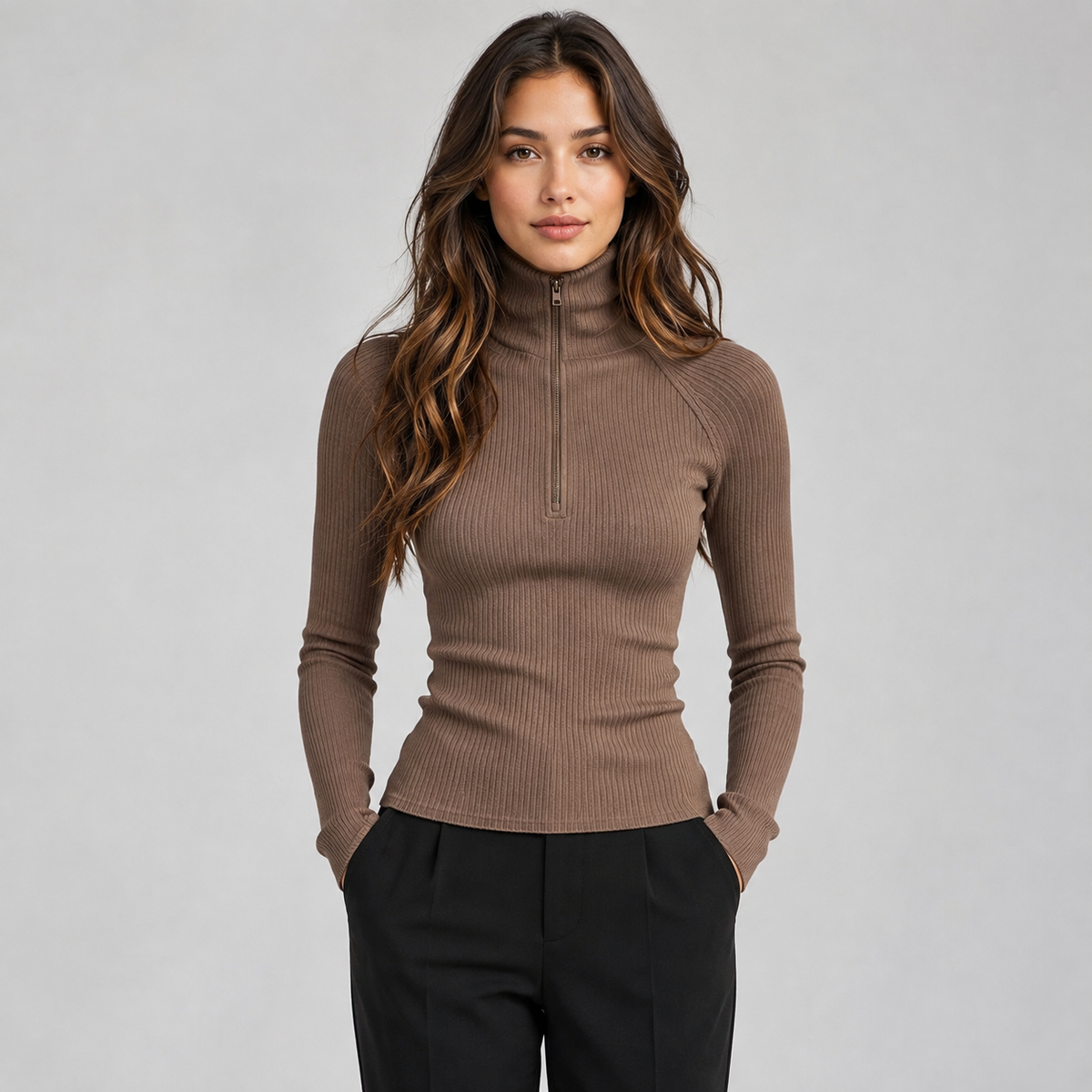 Top côtelé à col roulé zippé et manches longues pour femme