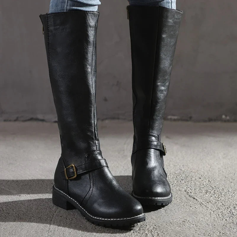 Bottes Hautes Femme Ajustées À Boucle Métallique