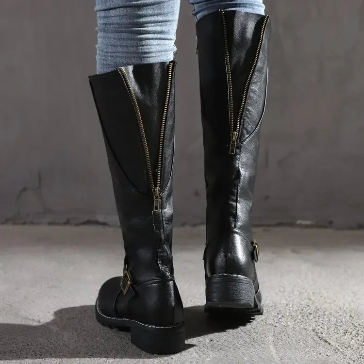 Bottes Hautes Femme Ajustées À Boucle Métallique
