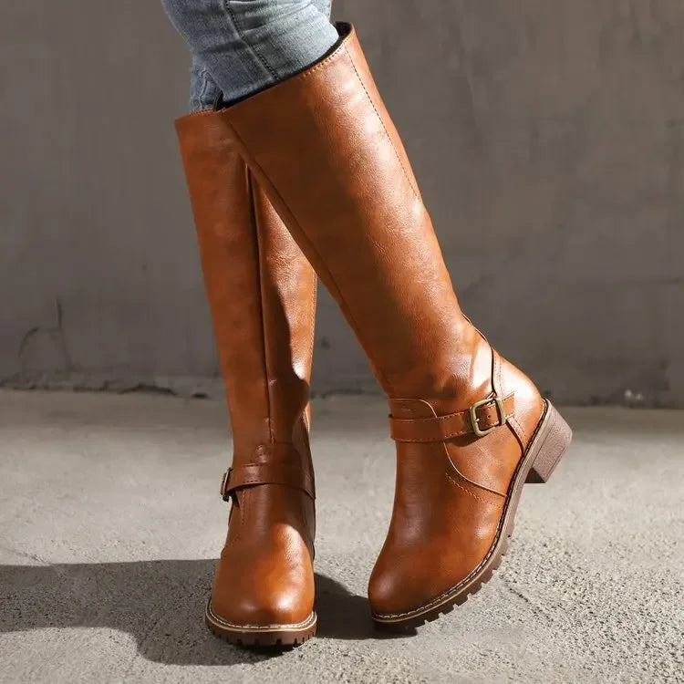 Bottes Hautes Femme Ajustées À Boucle Métallique
