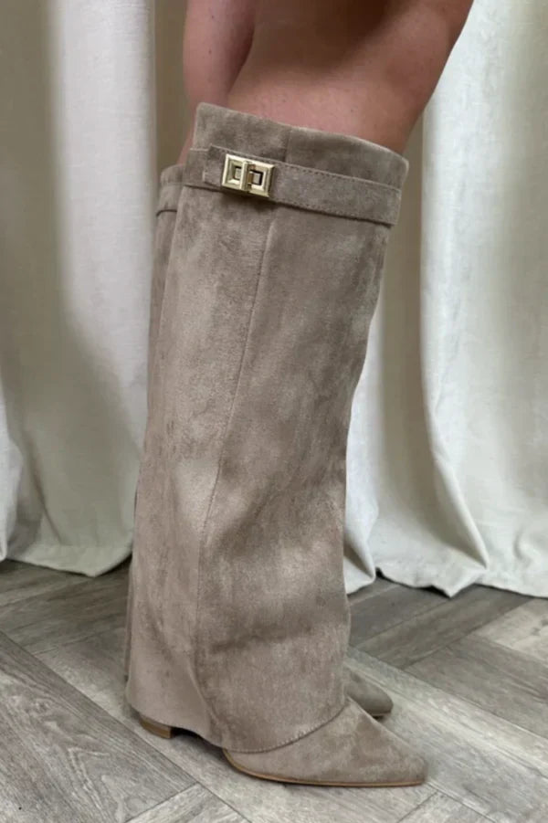 Bottes Hautes Femme En Daim À Talon Compensé Et Boucle Dorée
