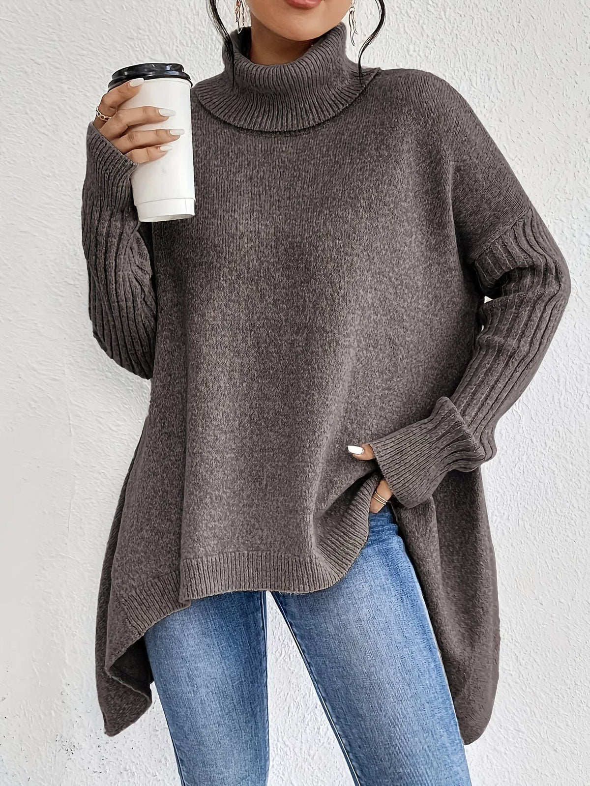 Pull Oversize Femme À Col Roulé Et Ourlet Asymétrique