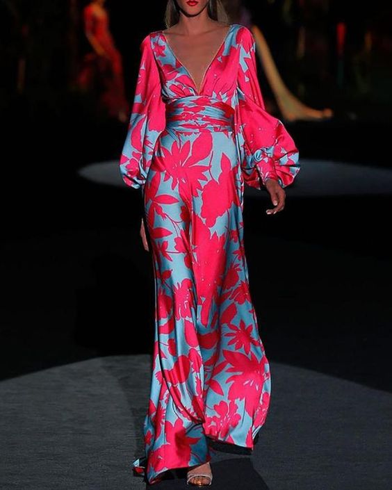 Robe Fluide Femme Avec Col En V Et Coupe Élégante