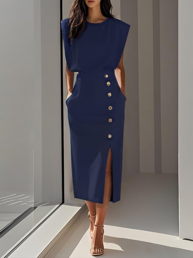 Robe midi unie décolleté rond et fente boutonnée pour femme