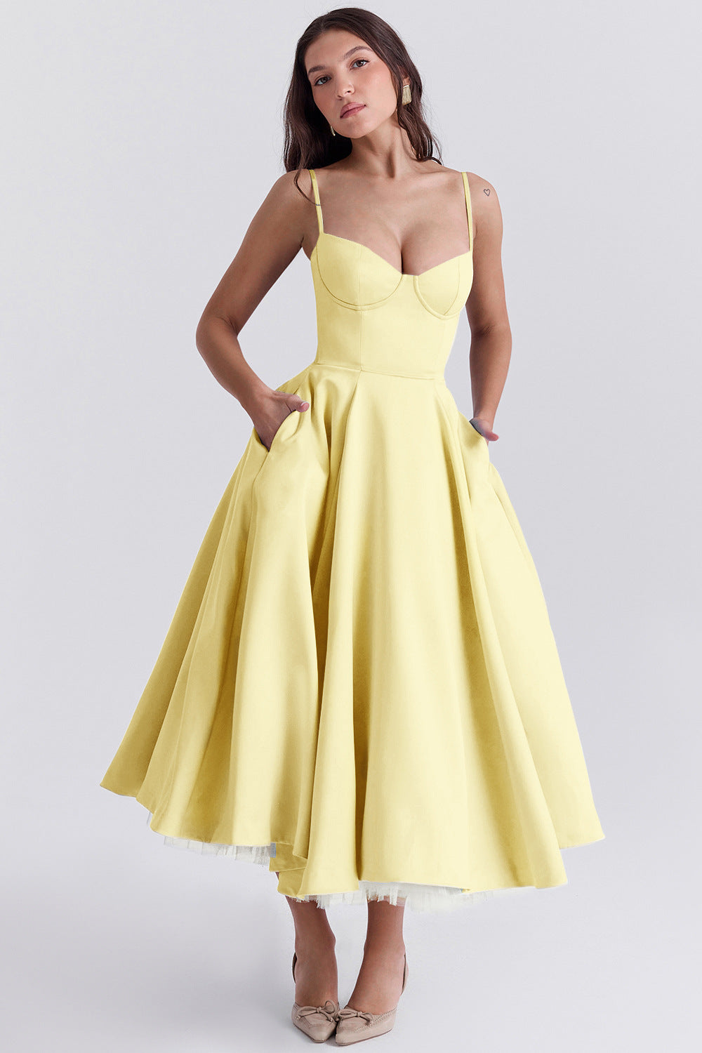 Robe midi en tulle à bretelles ajustables pour femme