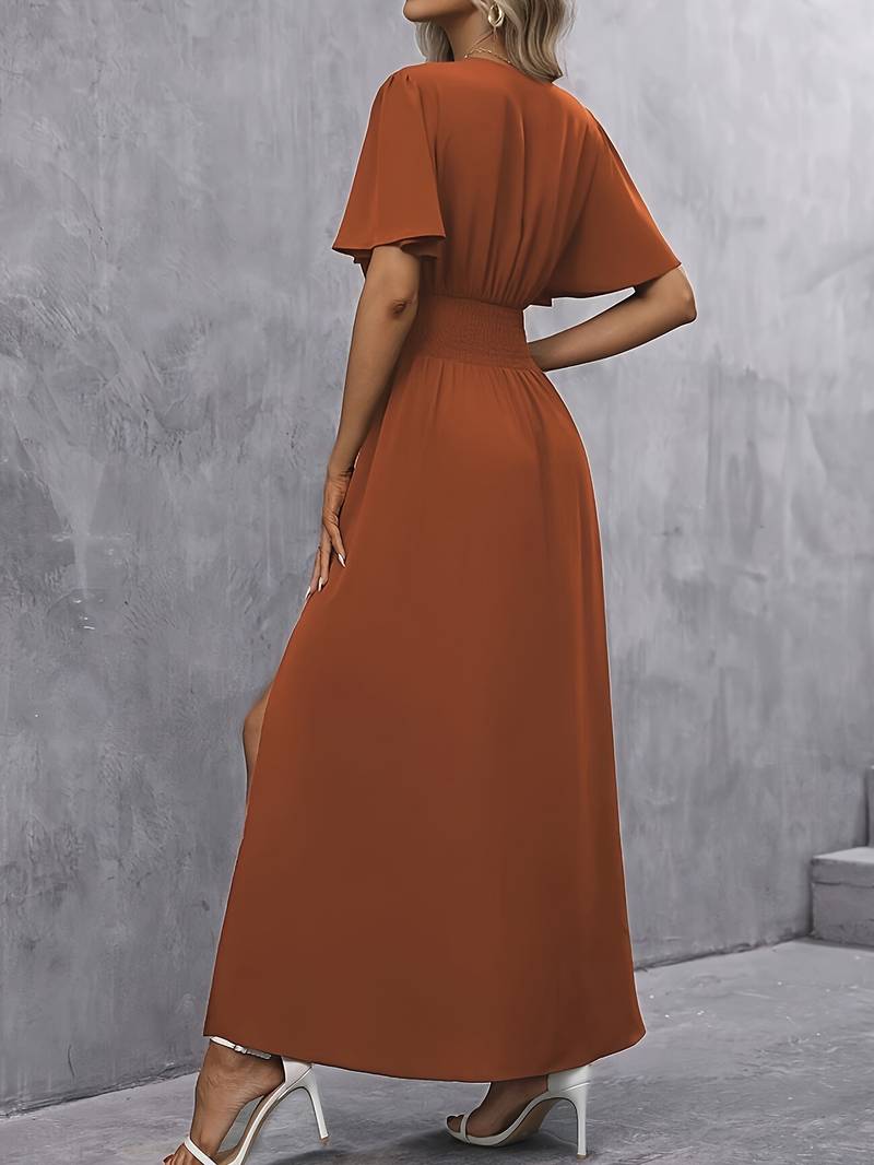 Women's dress with ruffle collar and pleated waist