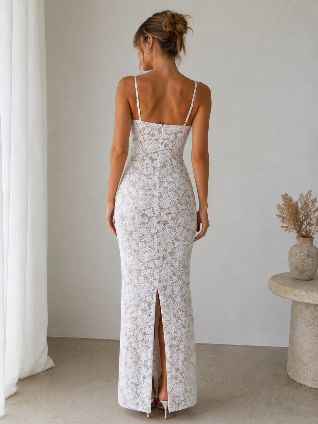 Women's lace bodycon maxi dress with long sleeves