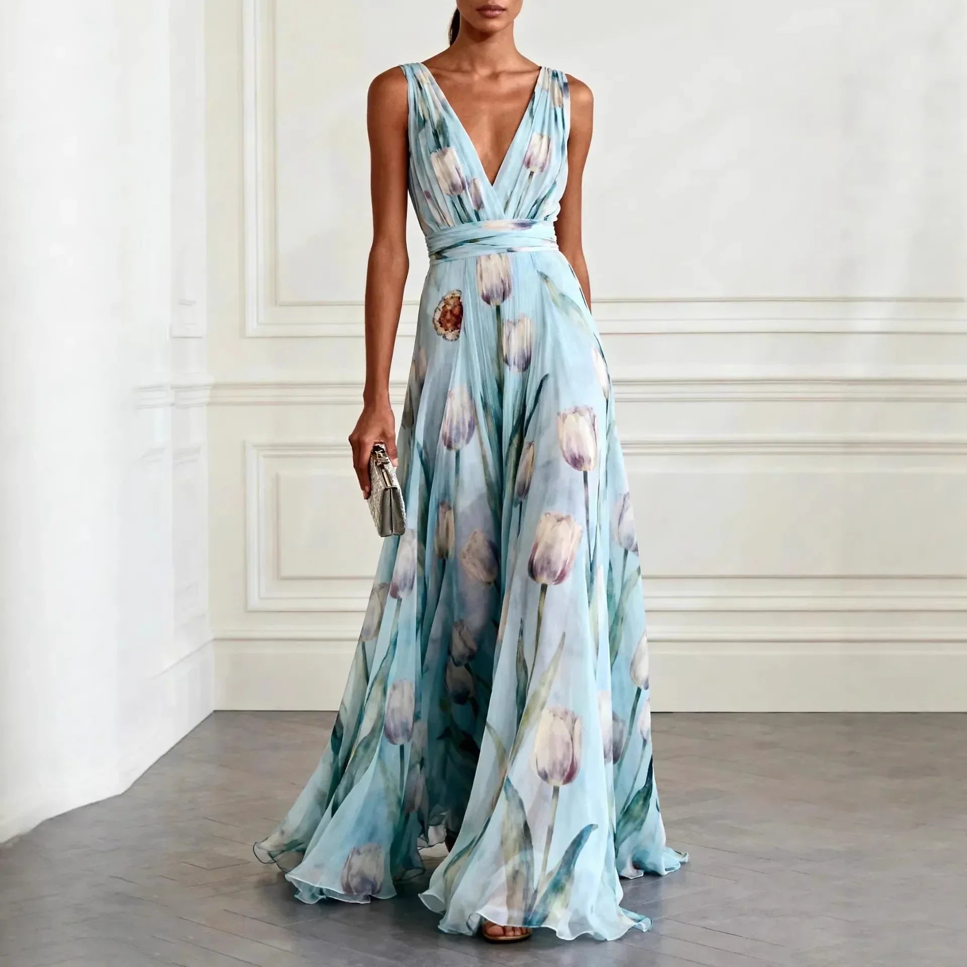 Women's maxi dress with floral tulip print and V-neckline
