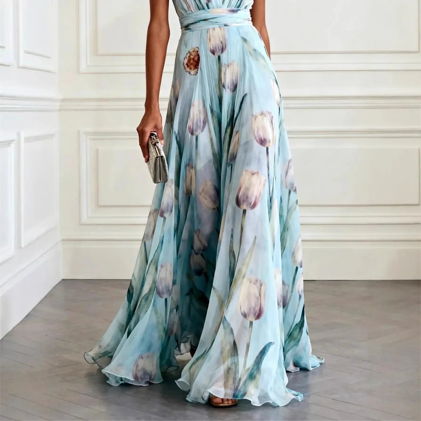 Women's maxi dress with floral tulip print and V-neckline