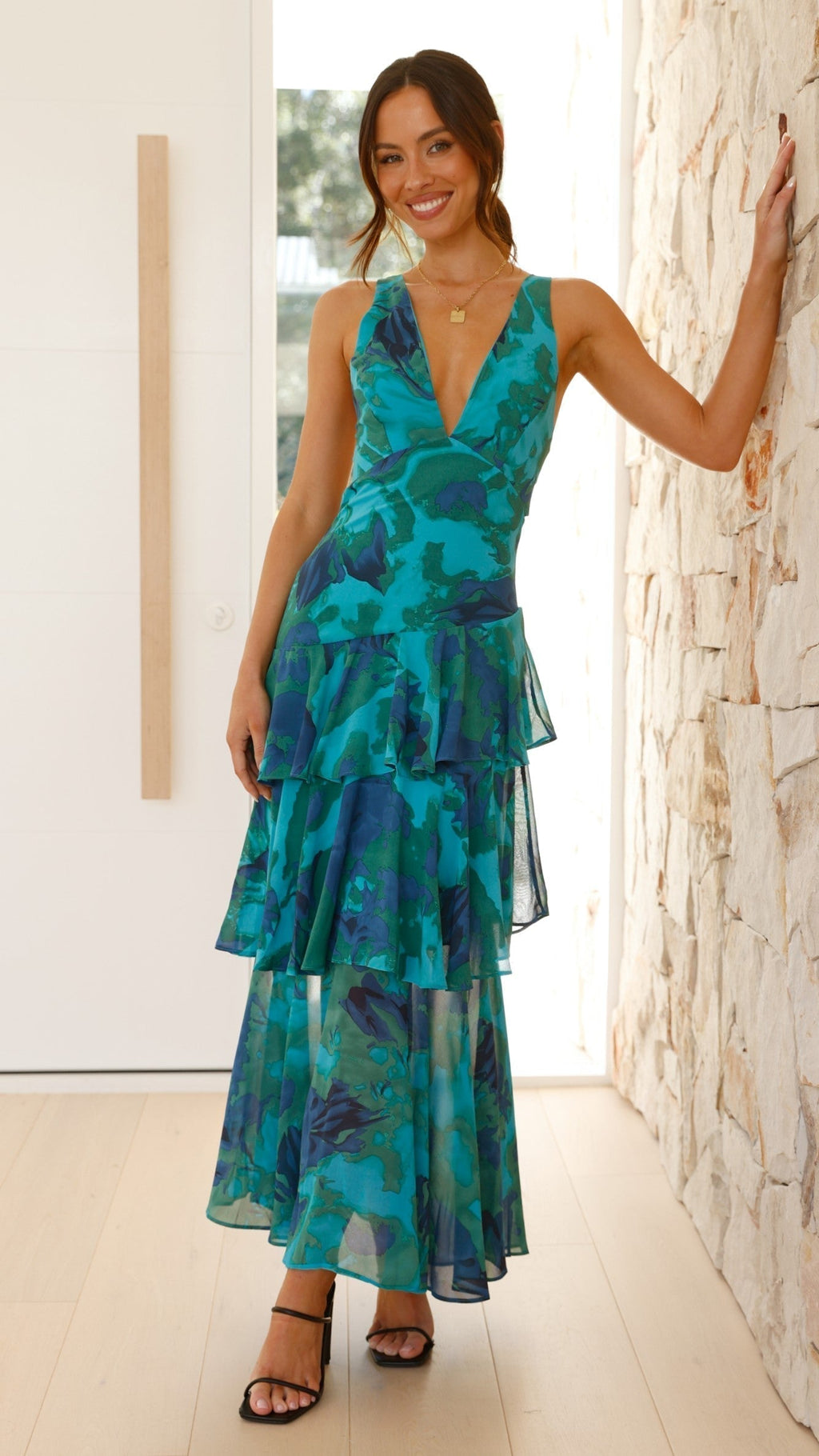 Women's maxi dress with slit and open back