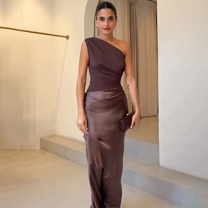 Women's one-shoulder dress with asymmetric neckline