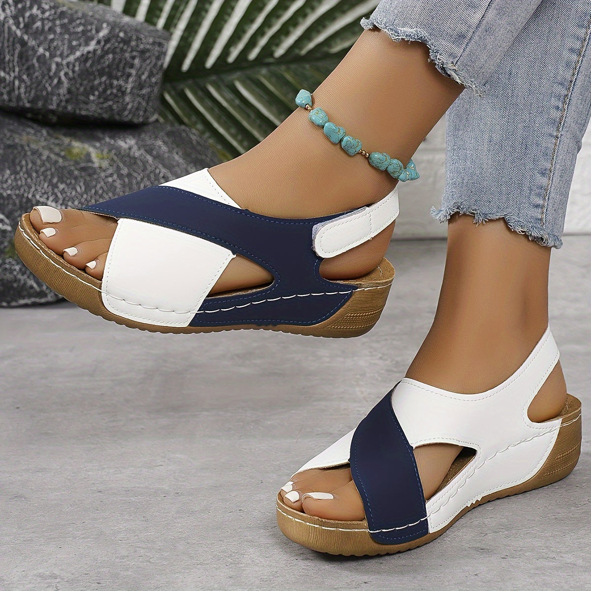 Women's platform sandals with crossover straps and back strap