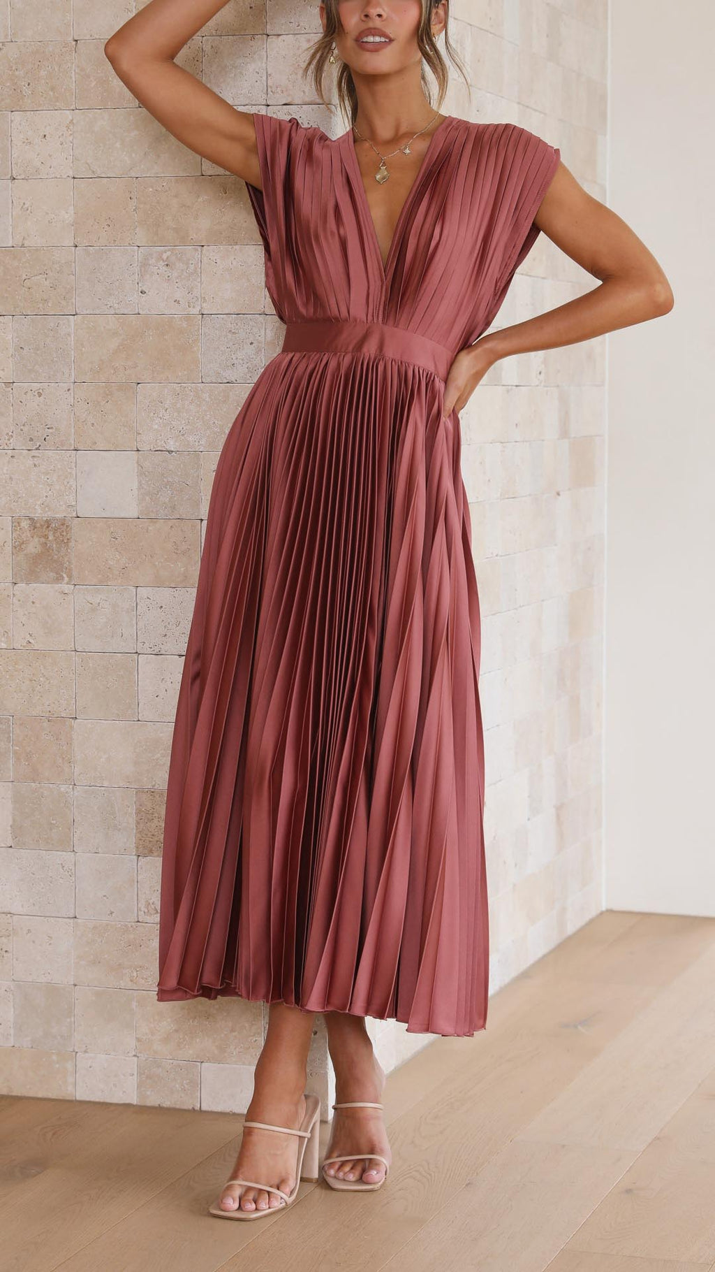 Women's pleated midi dress with V-neckline