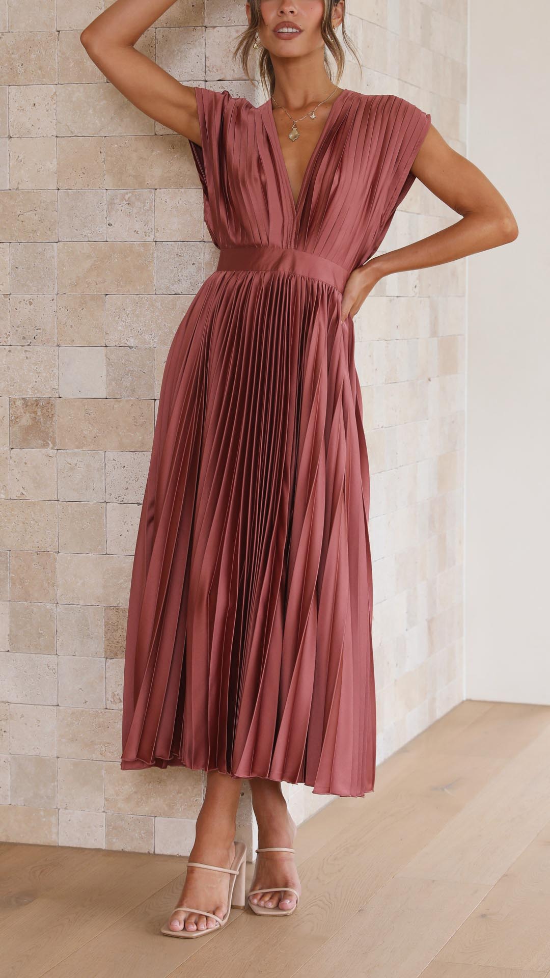 Women's pleated midi dress with V-neckline
