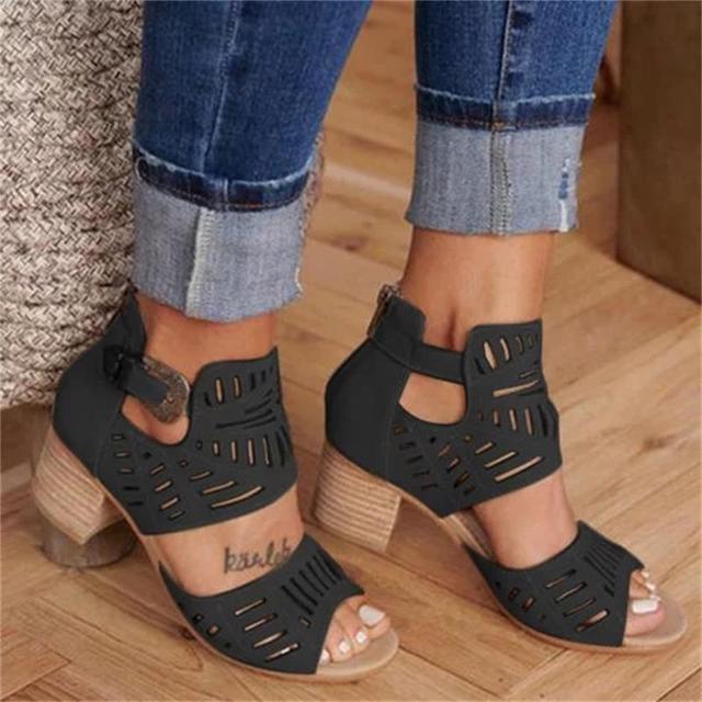 Women's sandals with cut-out details and open toe