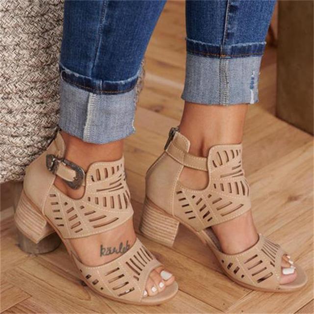 Women's sandals with cut-out details and open toe