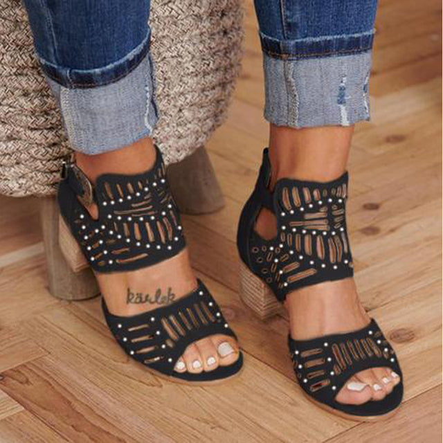 Women's sandals with cut-out details and open toe