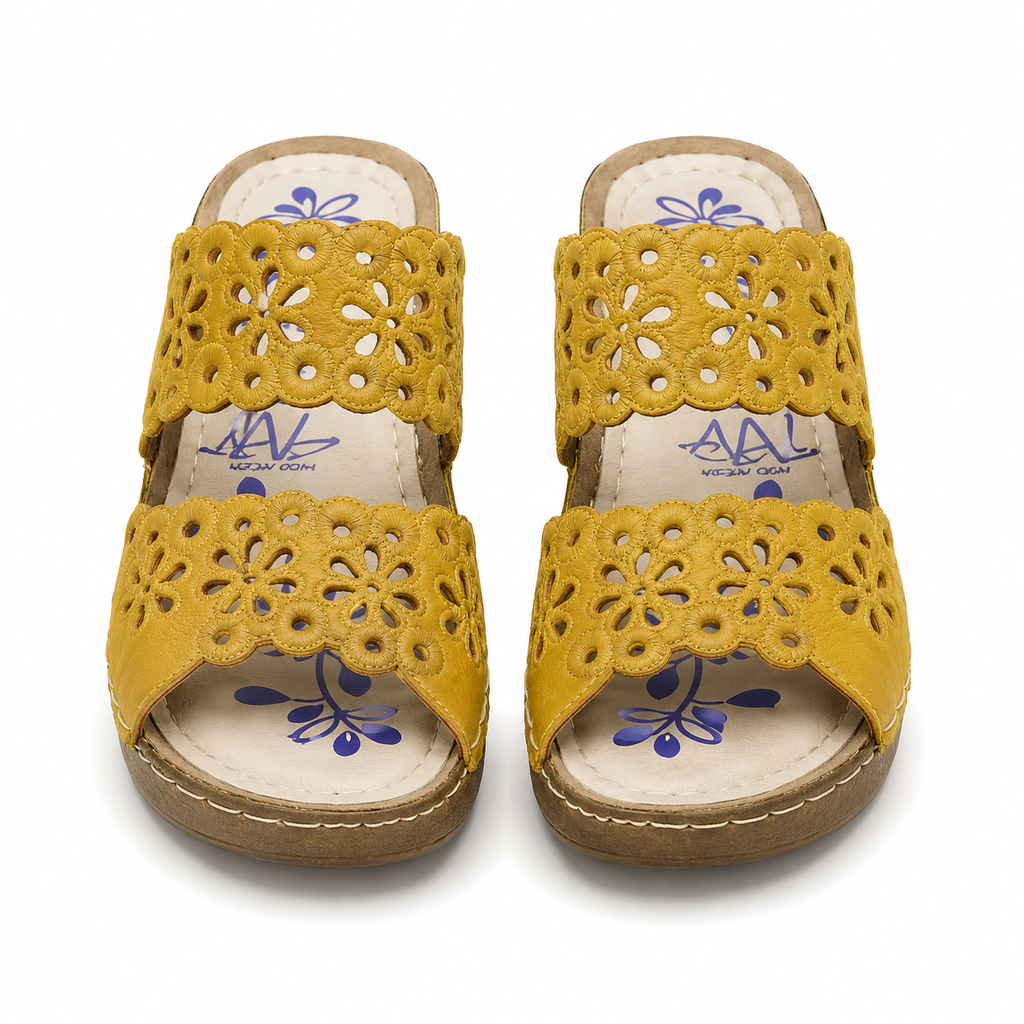 Women's sandals with floral detail and open toe