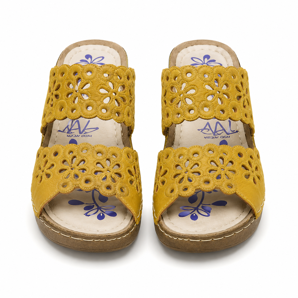 Women's sandals with floral detail and open toe