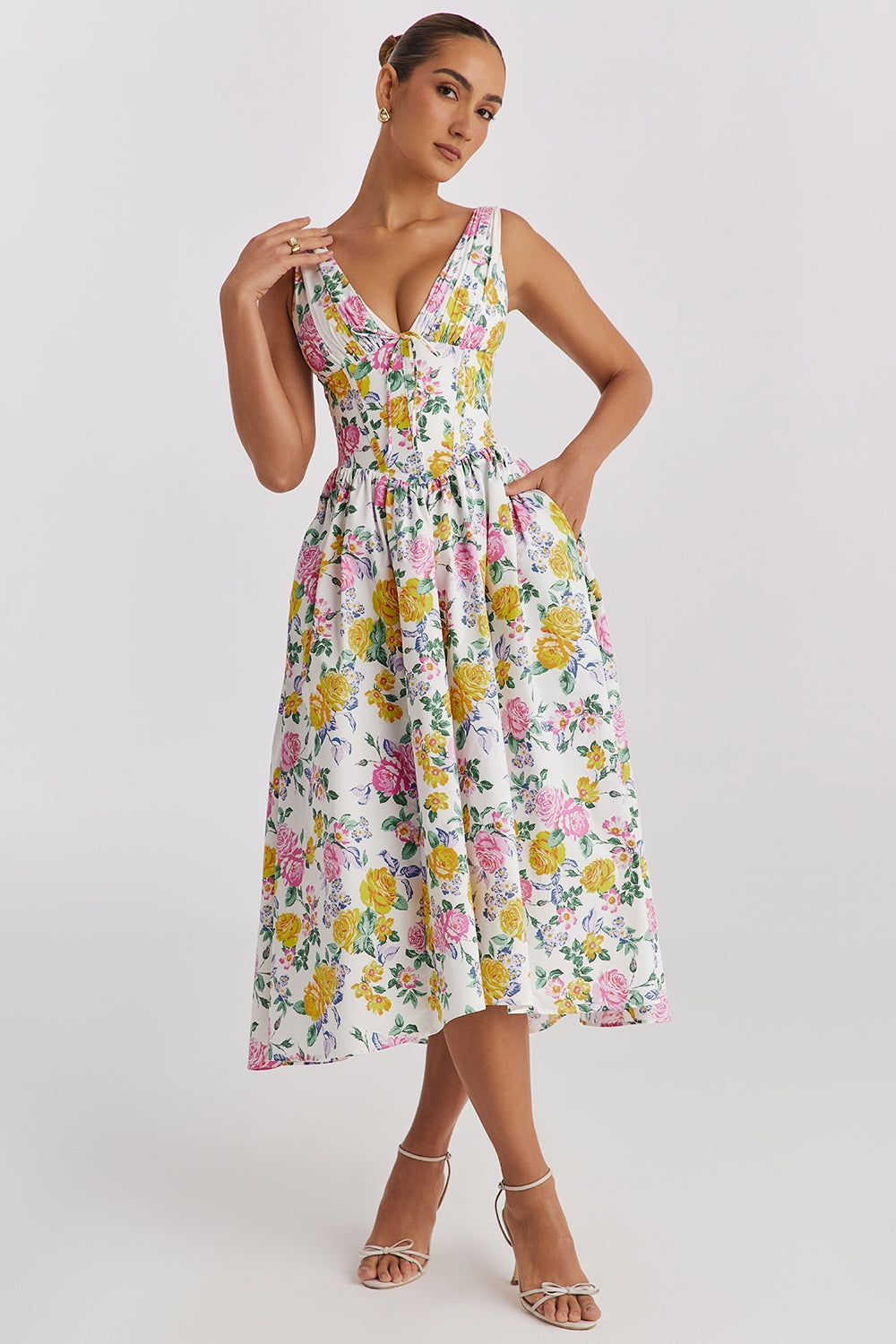 Women's sleeveless midi dress with V-neck and pleated skirt