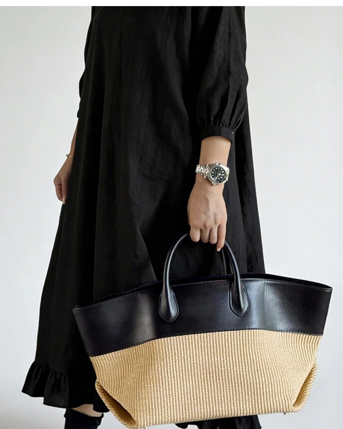 Women's woven tote bag with colourblock design
